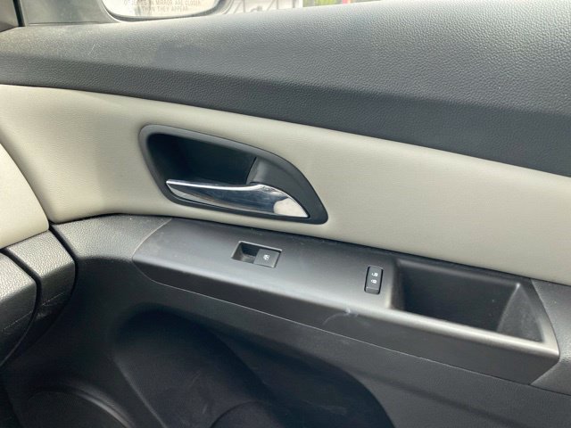Used 2016 Chevrolet Cruze LT FWD image 24