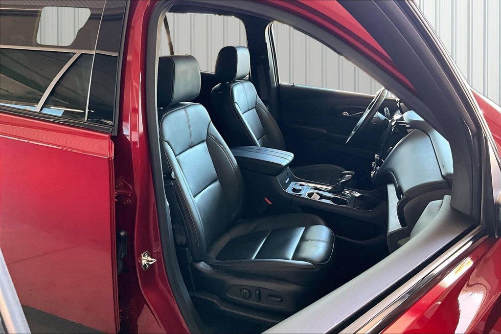 Used 2023 Chevrolet Traverse RS AWD/4WD image 18