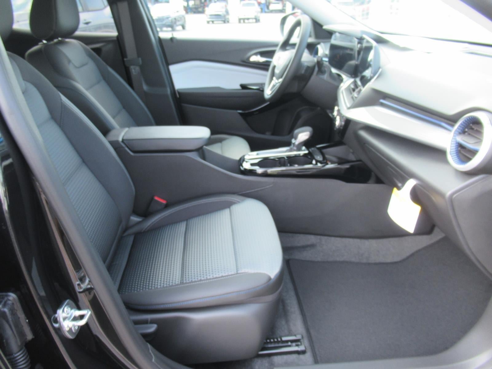 New 2026 Chevrolet Trax LT w/ Sunroof Package FWD image 10