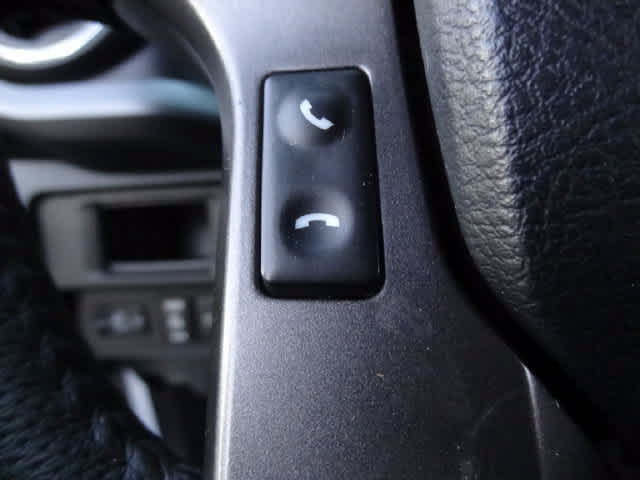 Used 2018 Toyota Tacoma TRD Sport AWD/4WD image 23