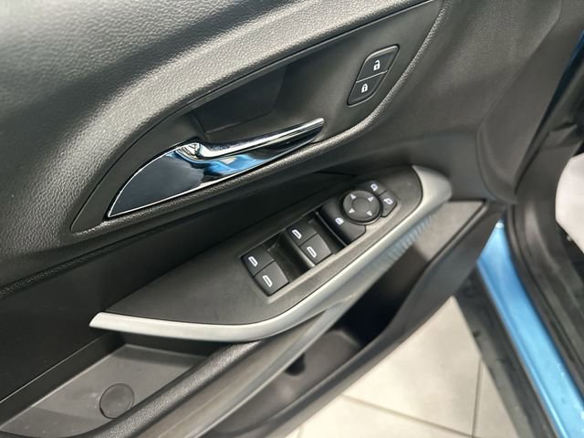 Certified 2025 Chevrolet Trax RS w/ Driver Confidence Package image 24