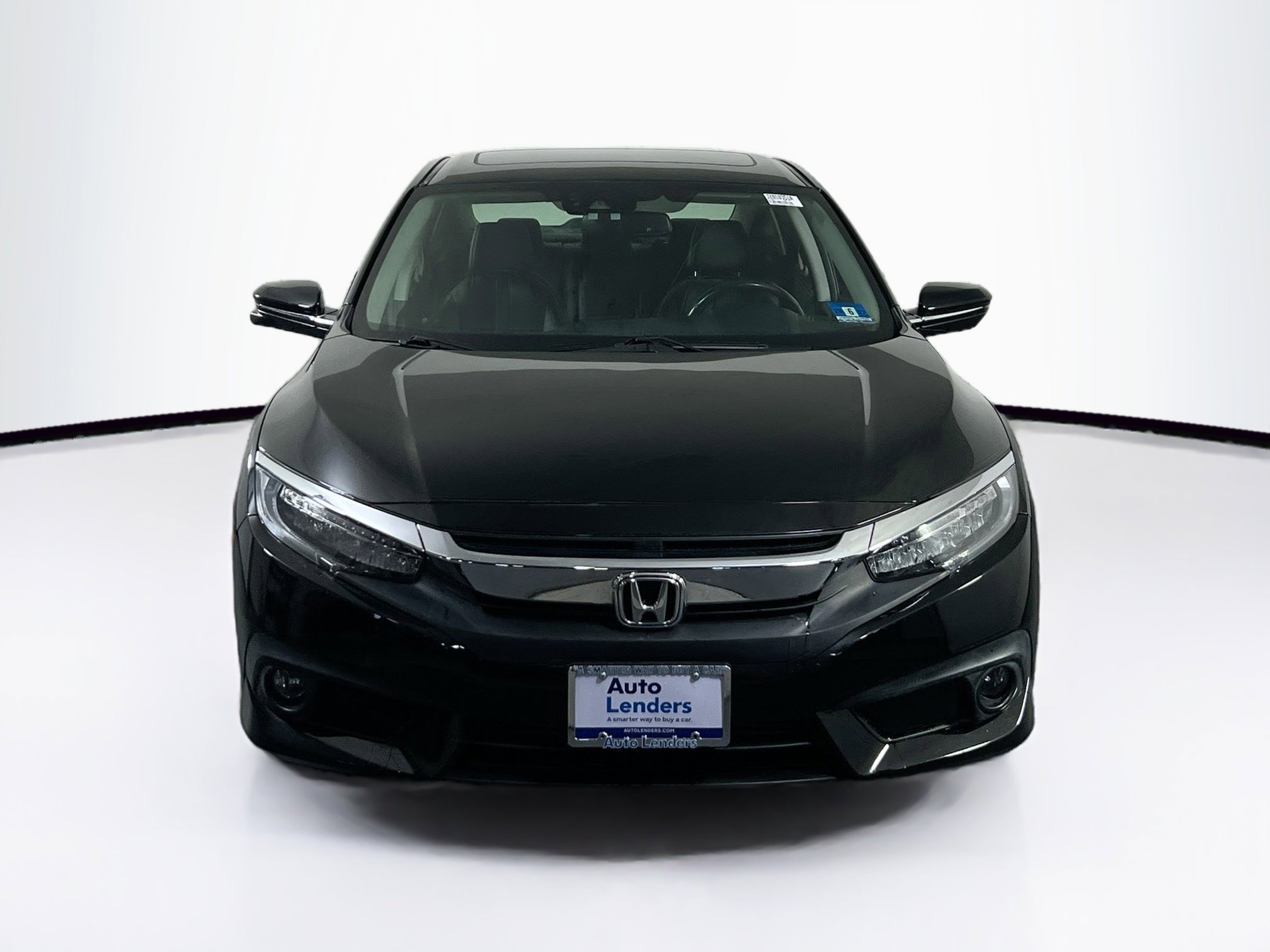 Used 2018 Honda Civic Touring image 2