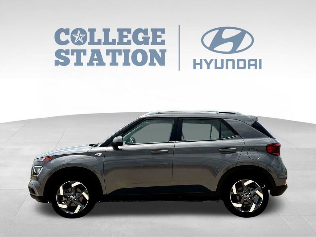 Used 2022 Hyundai Venue SEL FWD image 7
