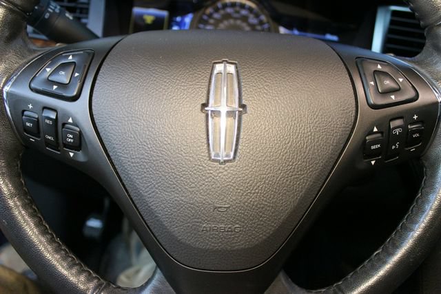 Used 2013 Lincoln MKS AWD image 20