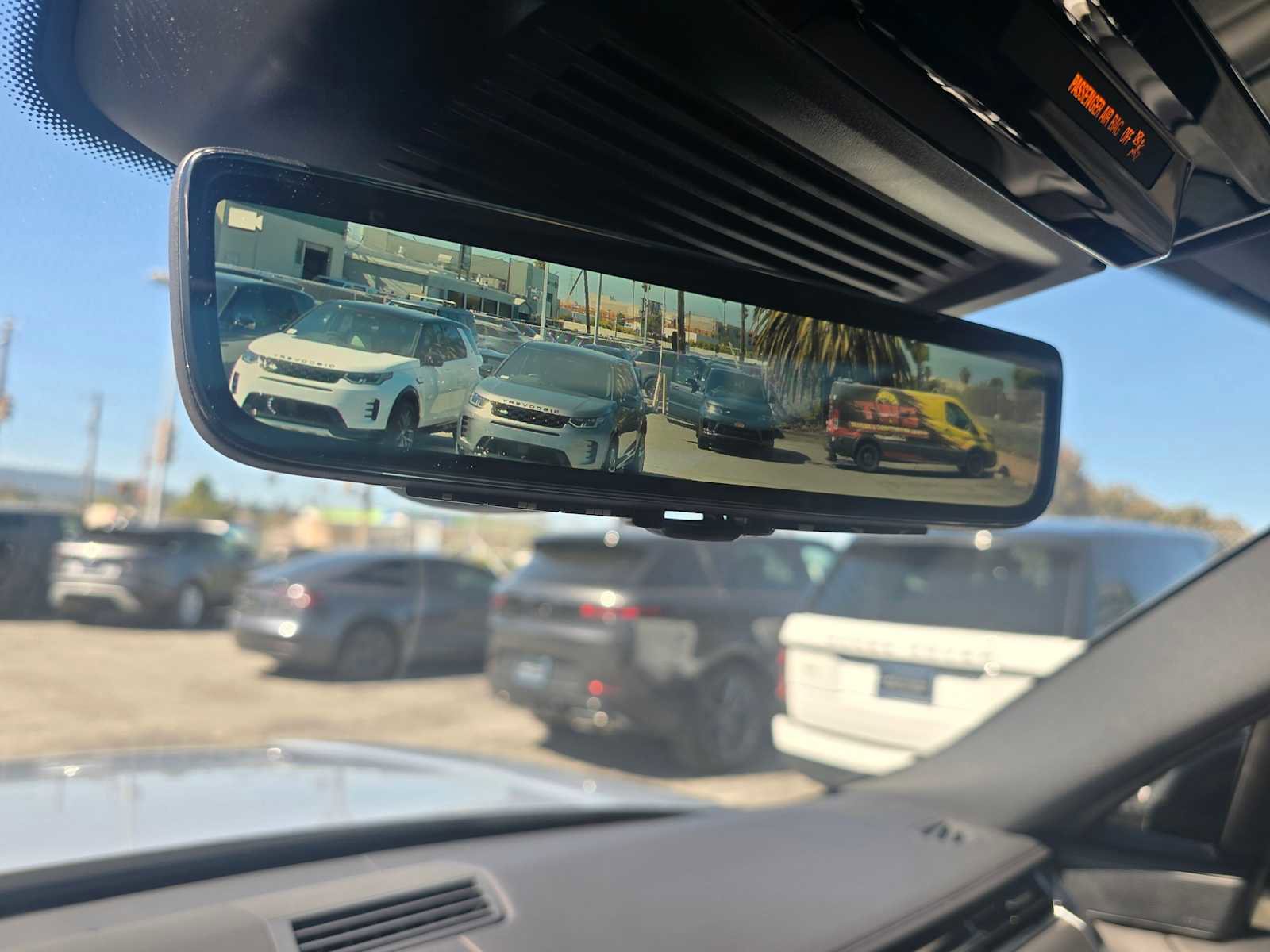 Used 2025 Land Rover Range Rover SE image 34