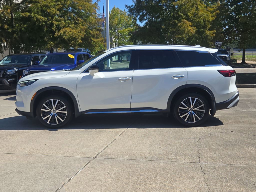 Used 2023 INFINITI QX60 Sensory w/ Vision Package image 2