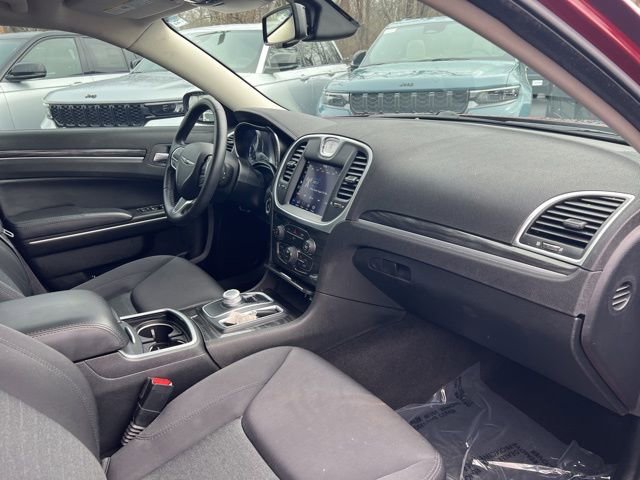 Used 2021 Chrysler 300 Touring w/ Chrome Appearance Package image 25