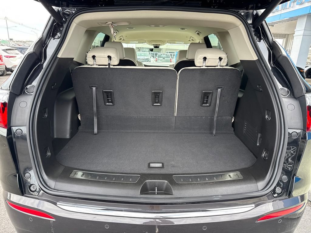 Used 2024 Buick Enclave Essence w/ LPO, Touring Package image 27