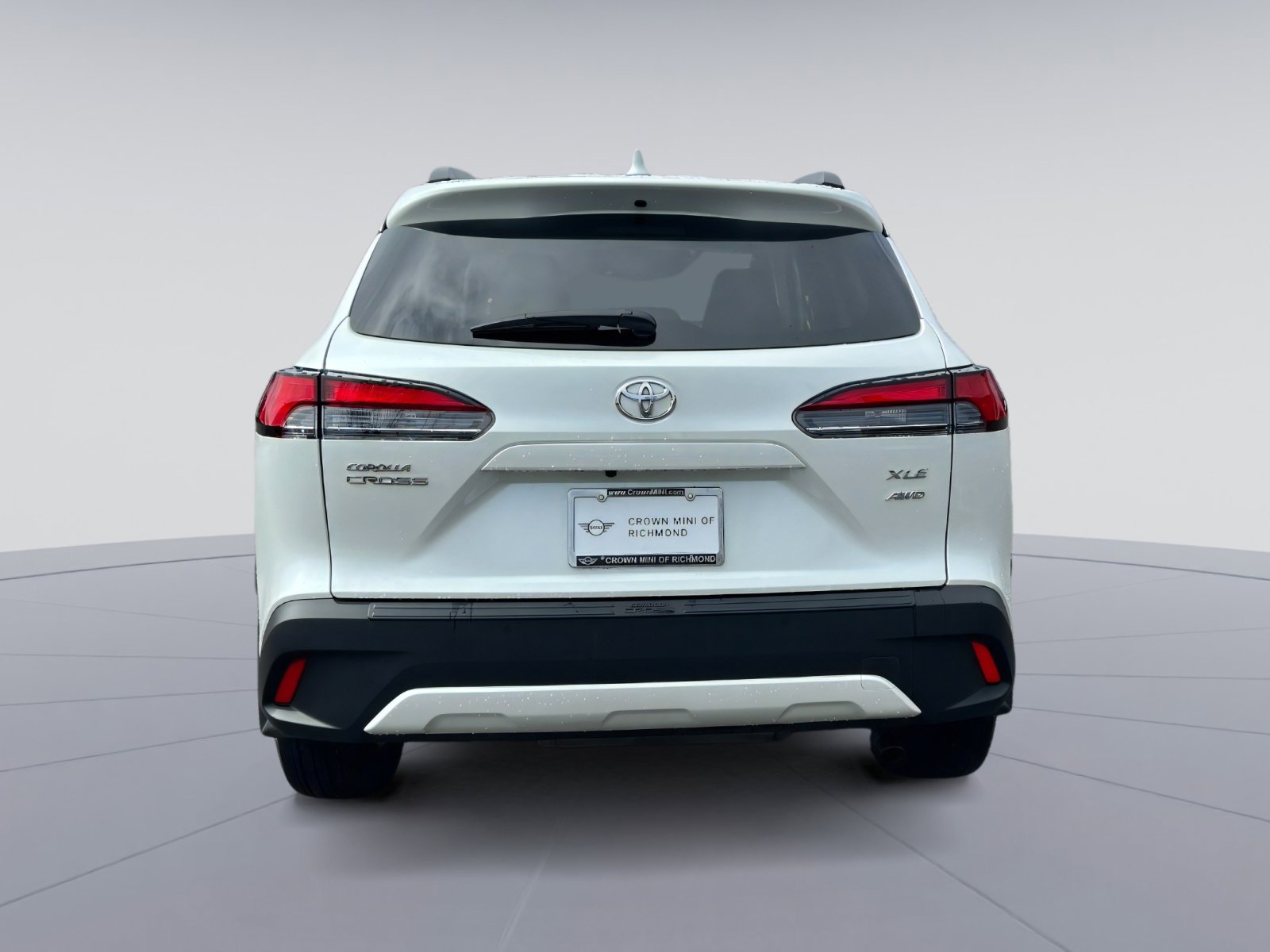 Used 2023 Toyota Corolla Cross XLE w/ Convenience Package image 4