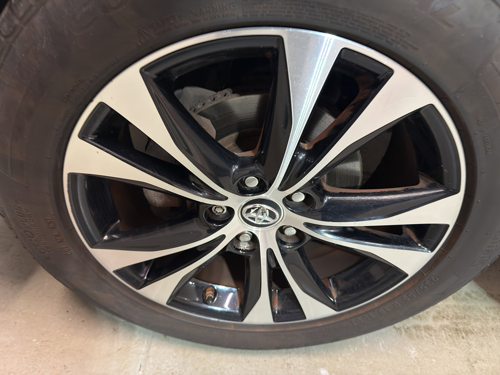 Used 2015 Toyota RAV4 Limited w/ Technology Package image 29