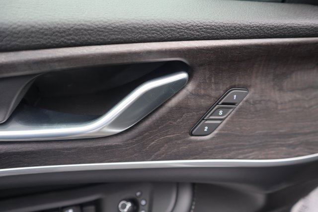 New 2025 Jeep Grand Cherokee Limited w/ Trailer Tow Package image 8