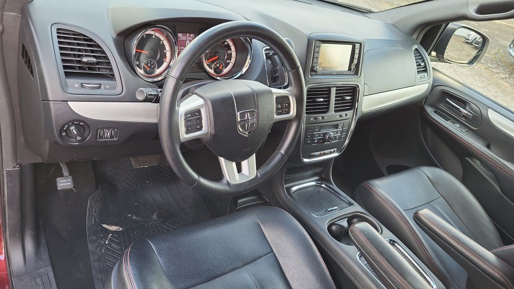 Used 2017 Dodge Grand Caravan GT FWD image 18