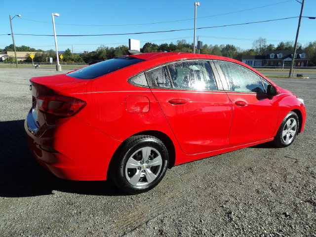 Used 2018 Chevrolet Cruze LS FWD image 5