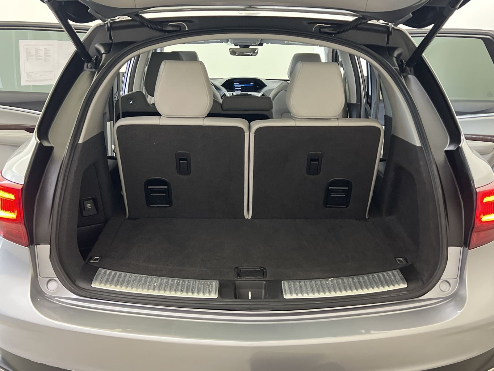Used 2019 Acura MDX SH-AWD image 26
