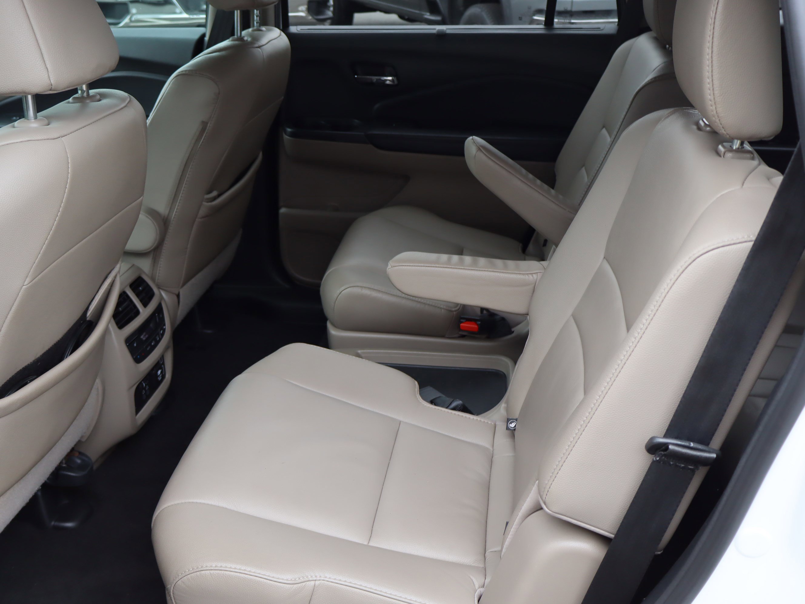 Used 2021 Honda Pilot Touring image 33