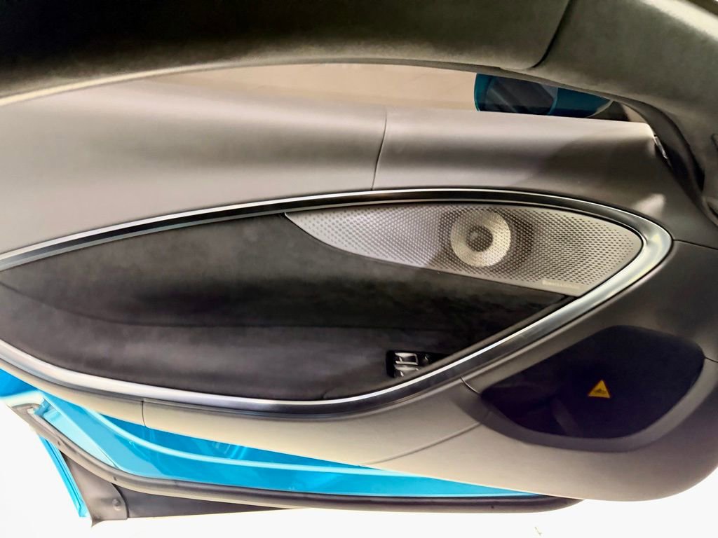 Used 2023 McLaren Artura image 32