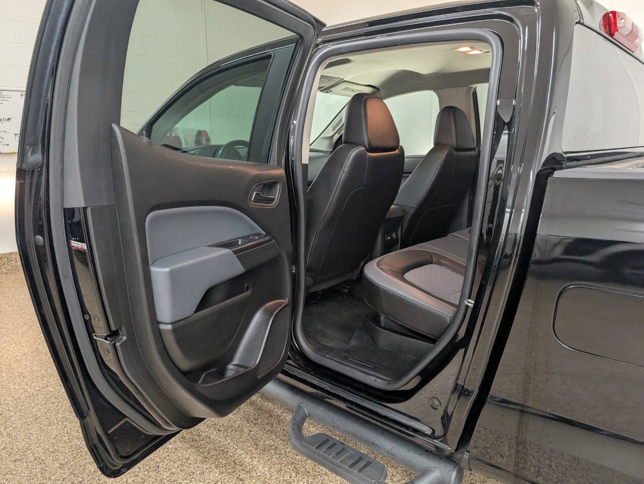 Used 2015 Chevrolet Colorado Z71 AWD/4WD image 13