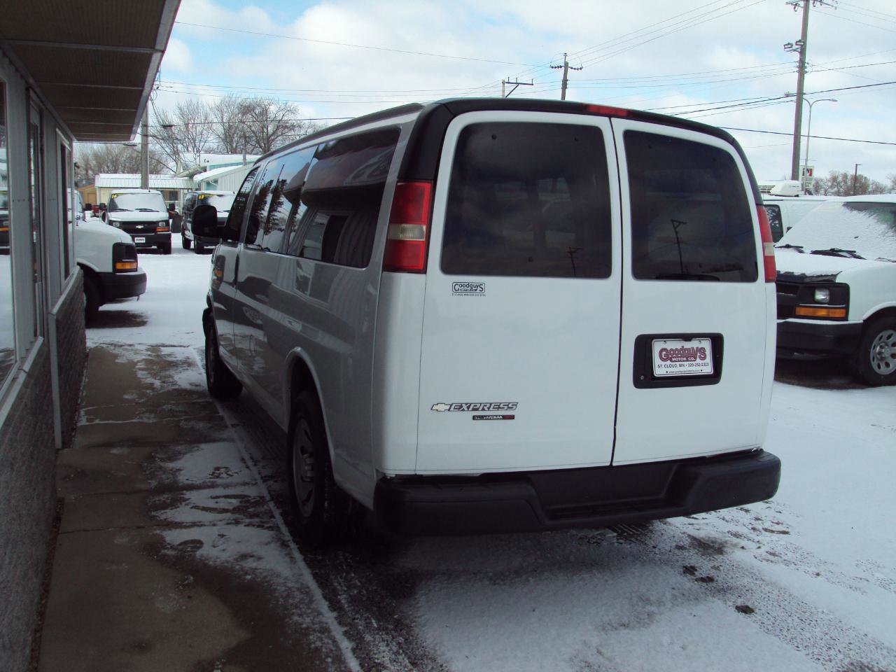 Used 2013 Chevrolet Express 1500 AWD image 5