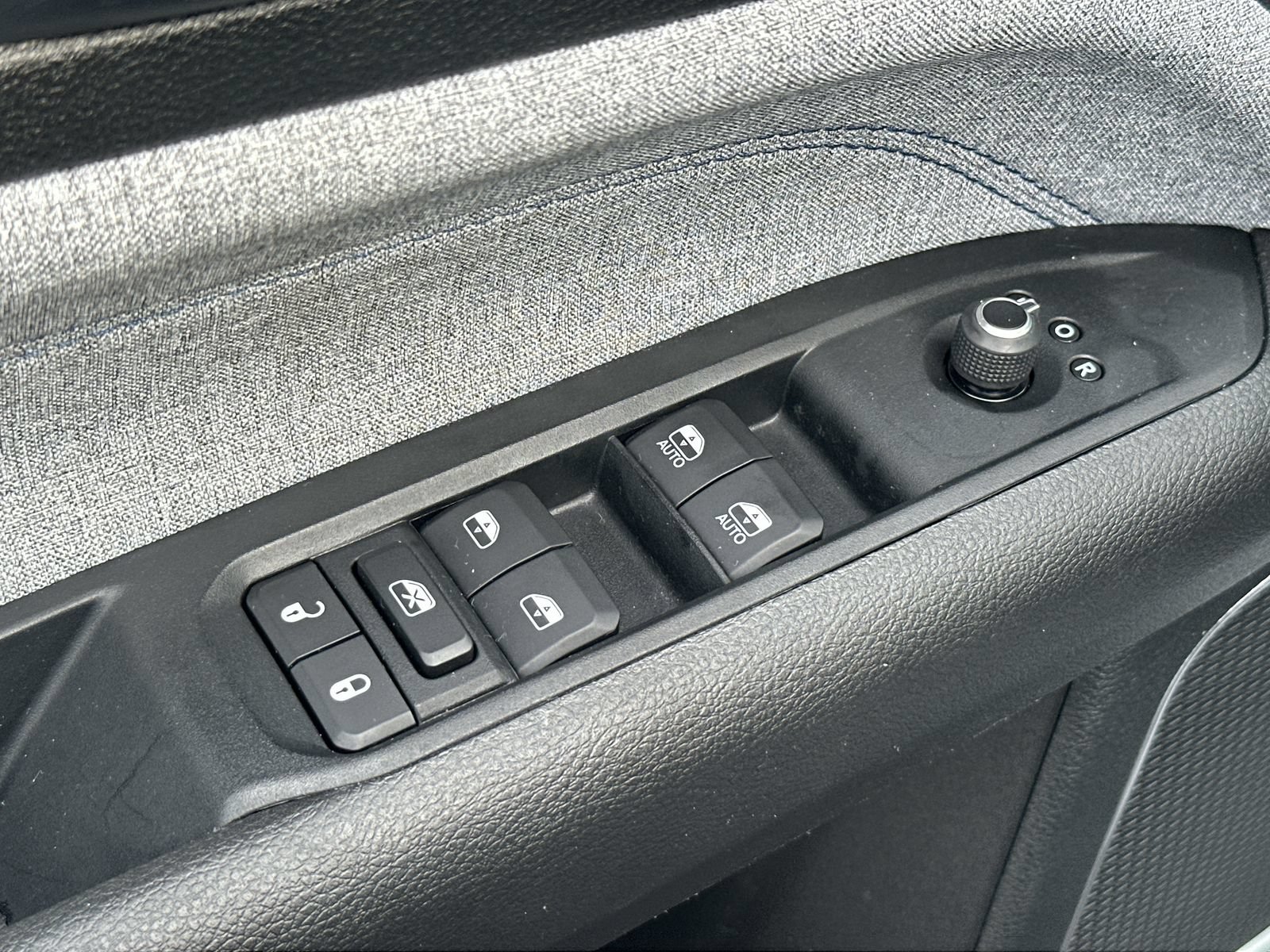 Used 2022 Jeep Compass Latitude w/ Sun and Sound Group AWD/4WD image 15