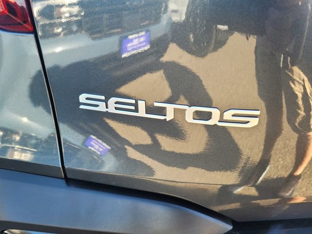 Used 2024 Kia Seltos EX FWD image 7