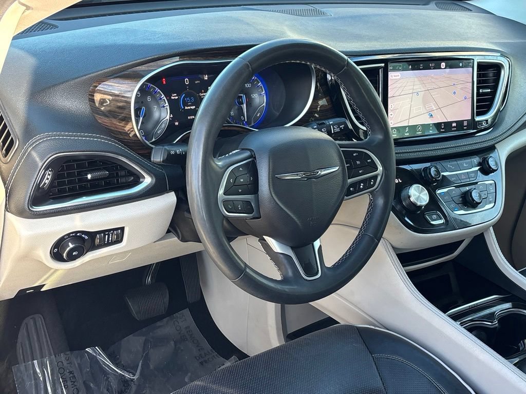 Used 2023 Chrysler Pacifica Limited FWD image 10