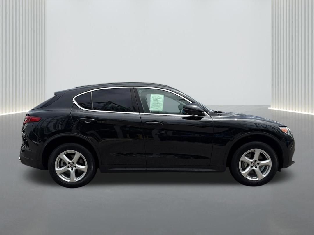 Used 2020 Alfa Romeo Stelvio RWD image 4