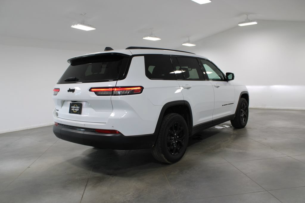 Used 2024 Jeep Grand Cherokee L Altitude AWD/4WD image 11