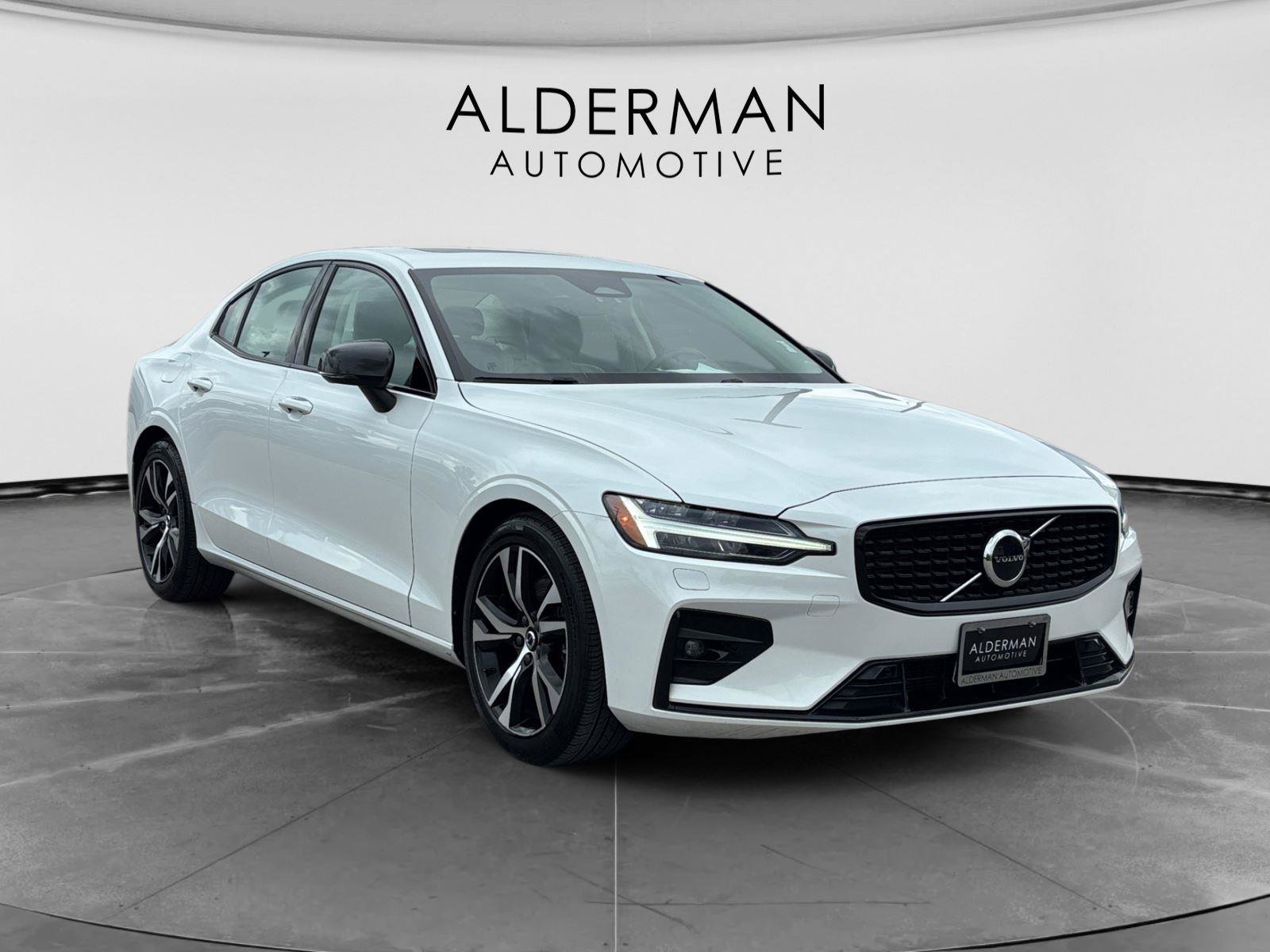 Used 2023 Volvo S60 B5 Plus AWD/4WD image 8