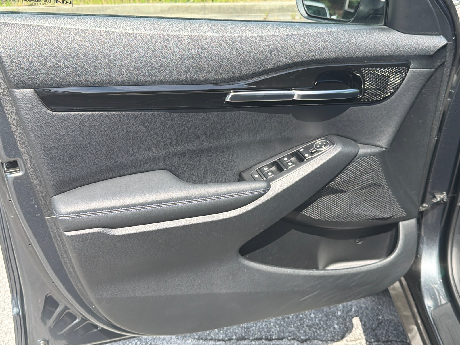Used 2023 Kia Seltos S w/ Navigation Package FWD image 11