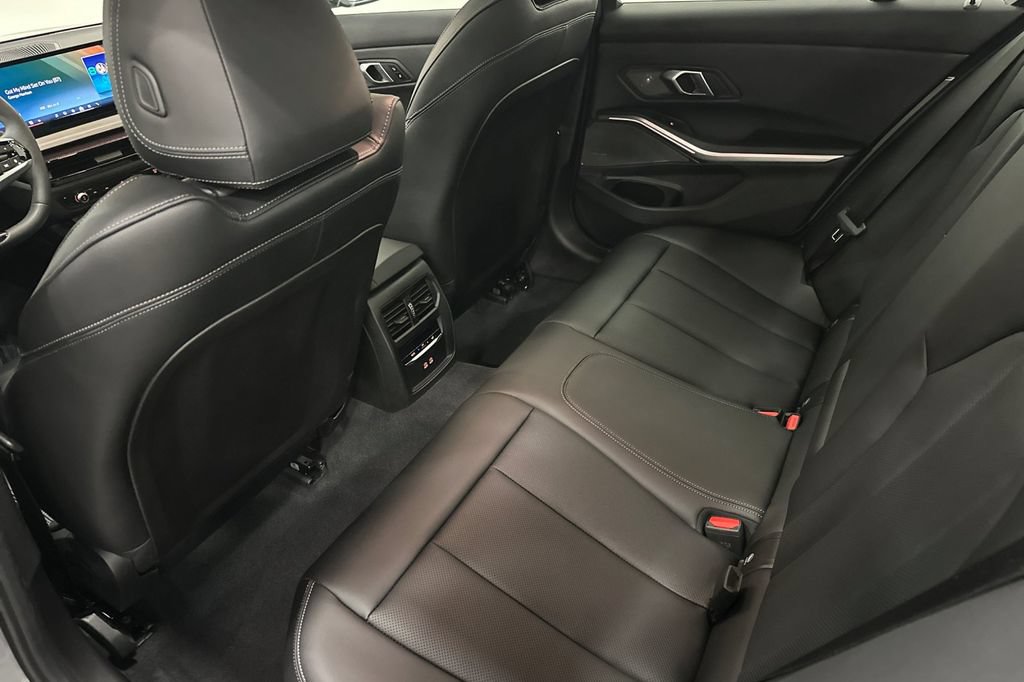 Used 2026 BMW 330i Sedan w/ Premium Package RWD image 13