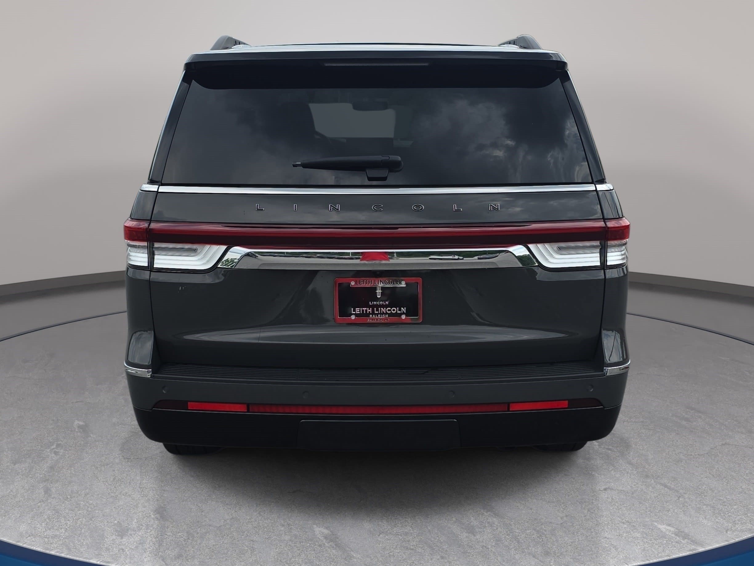 Certified 2024 Lincoln Navigator Black Label AWD/4WD image 6