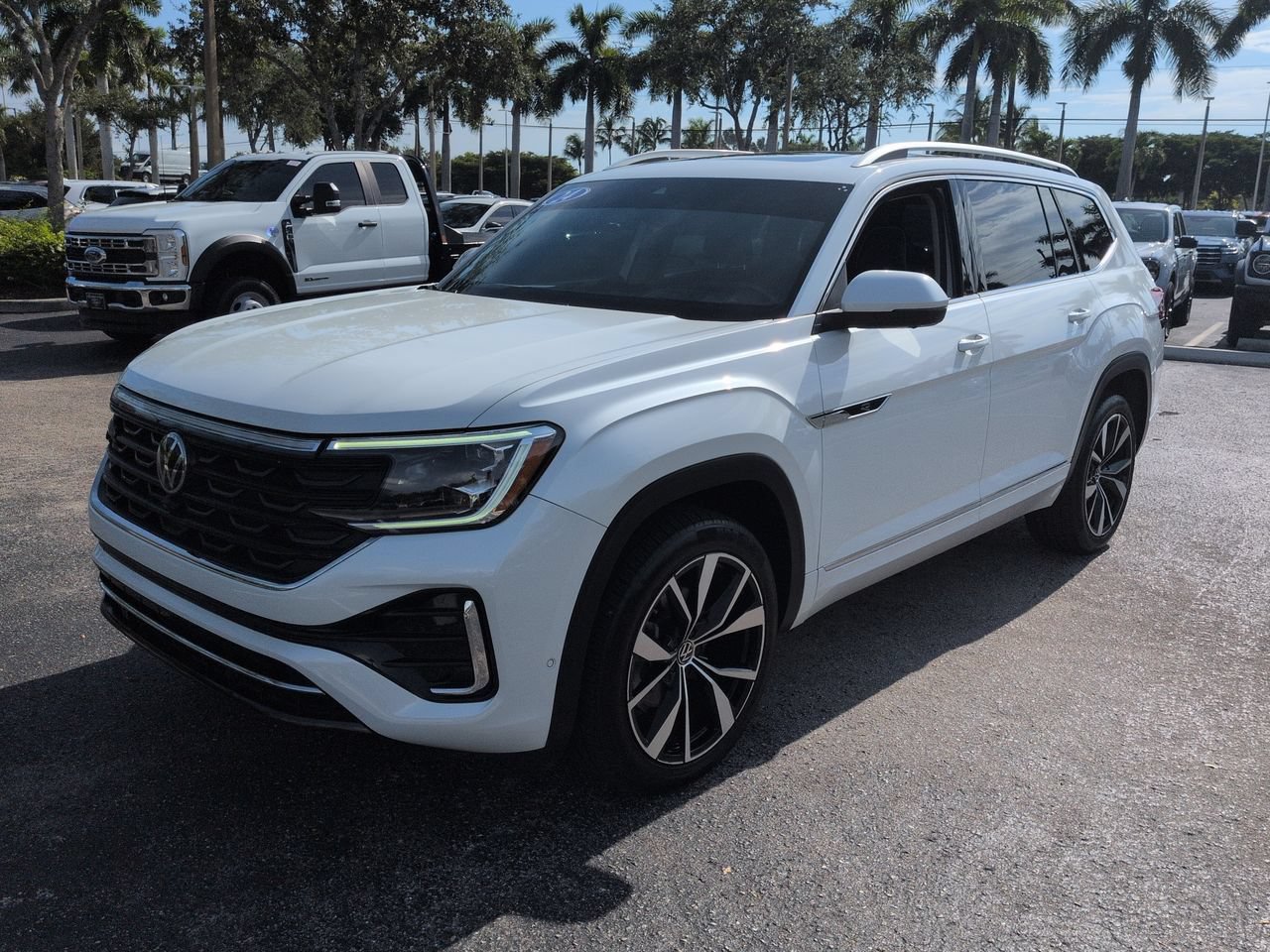 Used 2024 Volkswagen Atlas SEL Premium R-Line AWD/4WD image 8