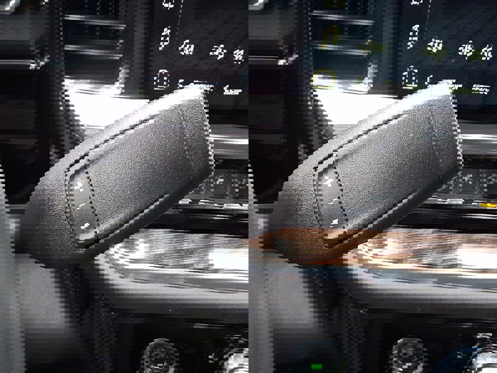 Used 2024 GMC Sierra 1500 Elevation image 12