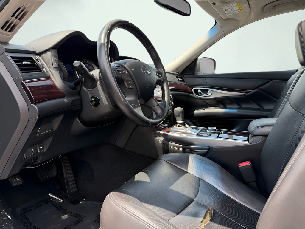 Used 2012 INFINITI M35 w/ Premium Pkg RWD image 2