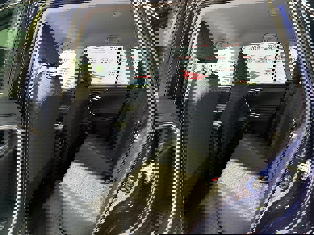 Used 2022 Toyota RAV4 XLE image 37