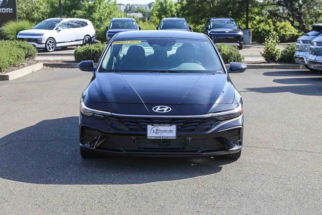 New 2025 Hyundai Elantra SEL FWD image 7