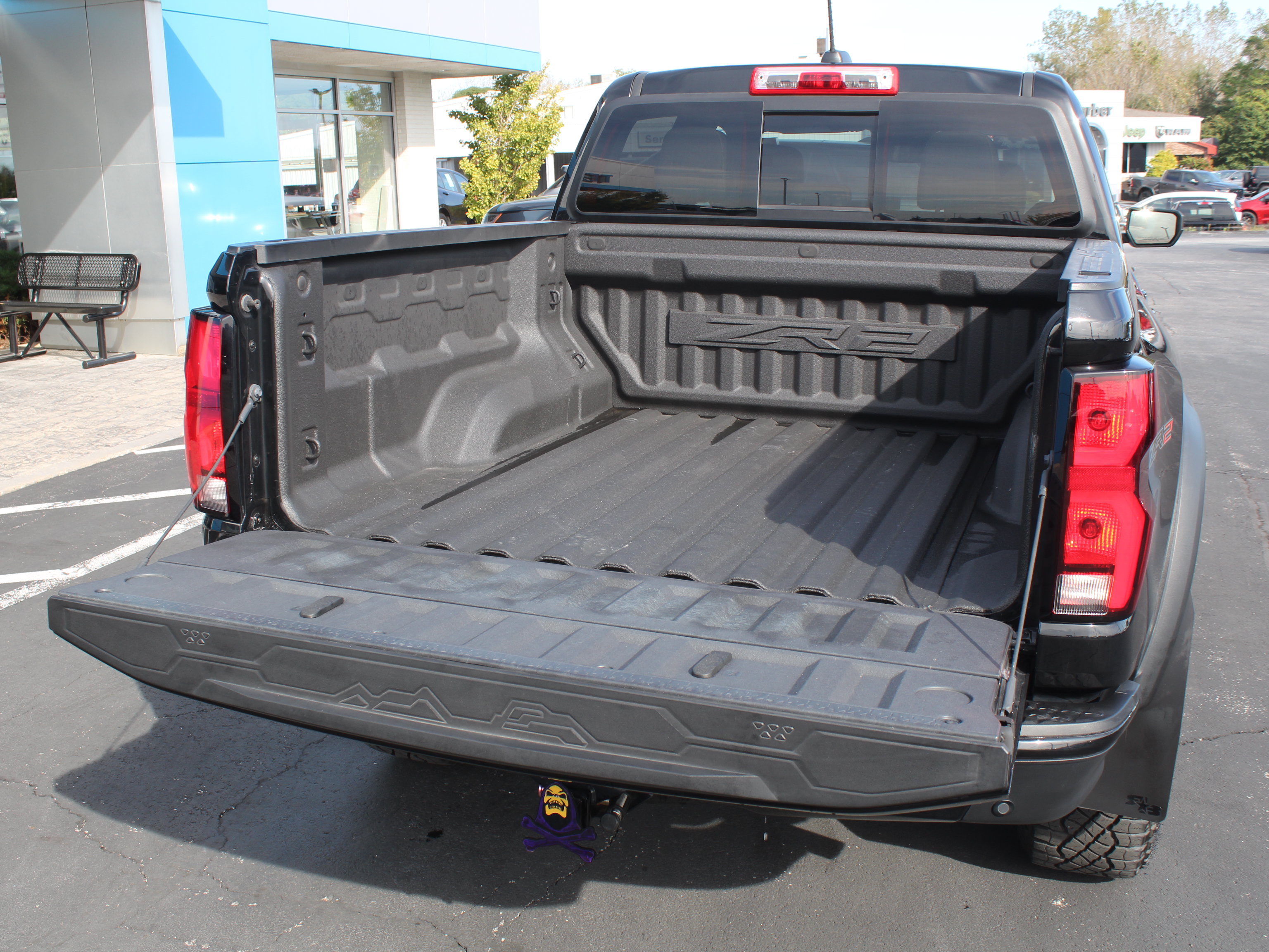 Used 2024 Chevrolet Colorado ZR2 w/ Technology Package AWD/4WD image 30