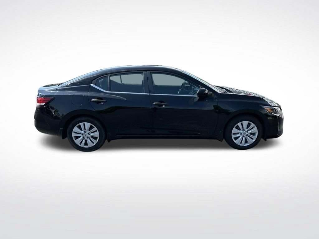 Certified 2025 Nissan Sentra S FWD image 5