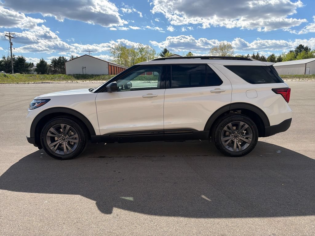 New 2026 Ford Explorer Active w/ Active Comfort Package AWD/4WD image 2