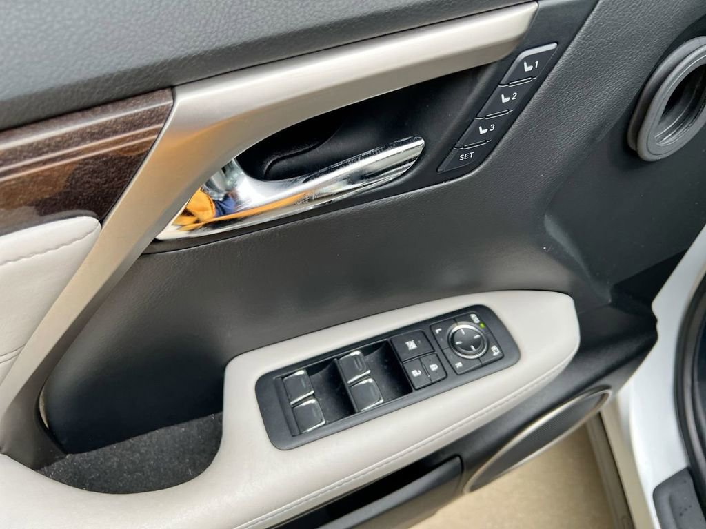 Used 2017 Lexus RX 450h AWD w/ Luxury Package image 11