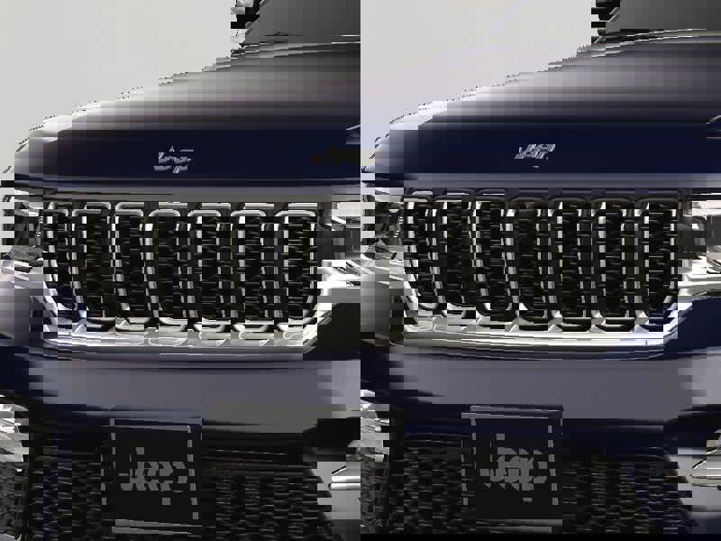 New 2023 Jeep Grand Cherokee Limited w/ Luxury Tech Group II image 47