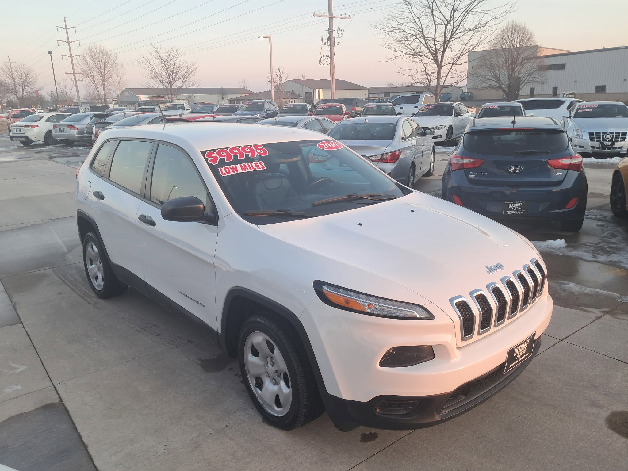 Used 2016 Jeep Cherokee Sport w/ Cold Weather Group FWD image 3