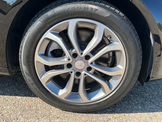 Used 2017 Mercedes-Benz C 300 4MATIC Sedan image 9