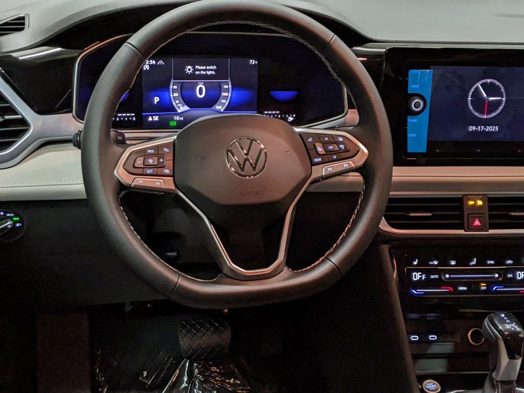 New 2026 Volkswagen Taos SE image 13