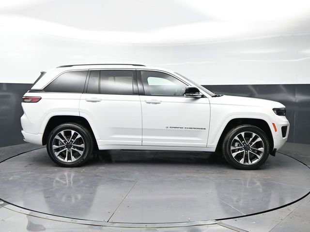 Used 2023 Jeep Grand Cherokee Overland w/ Luxury Tech Group IV AWD/4WD video 4