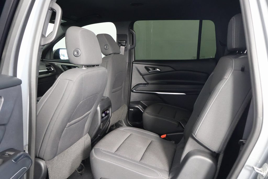 Used 2024 Chevrolet Traverse LT w/ Enhanced Driving Package FWD image 9