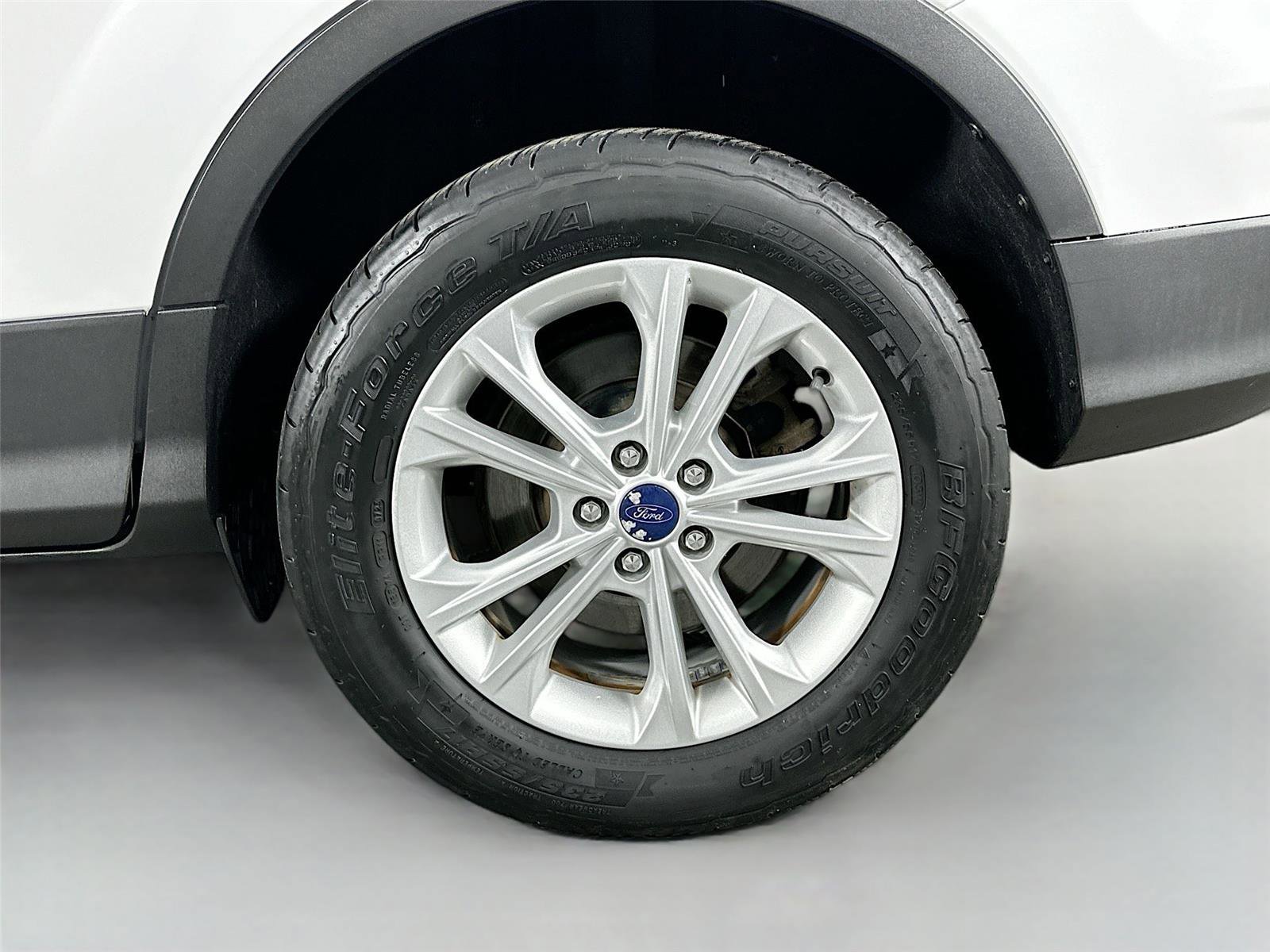 Used 2017 Ford Escape SE w/ Equipment Group 201A image 28