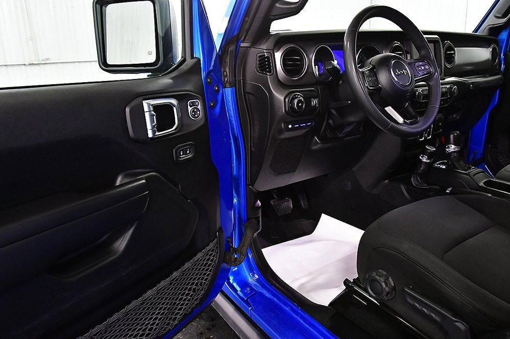 Used 2023 Jeep Wrangler Unlimited image 14