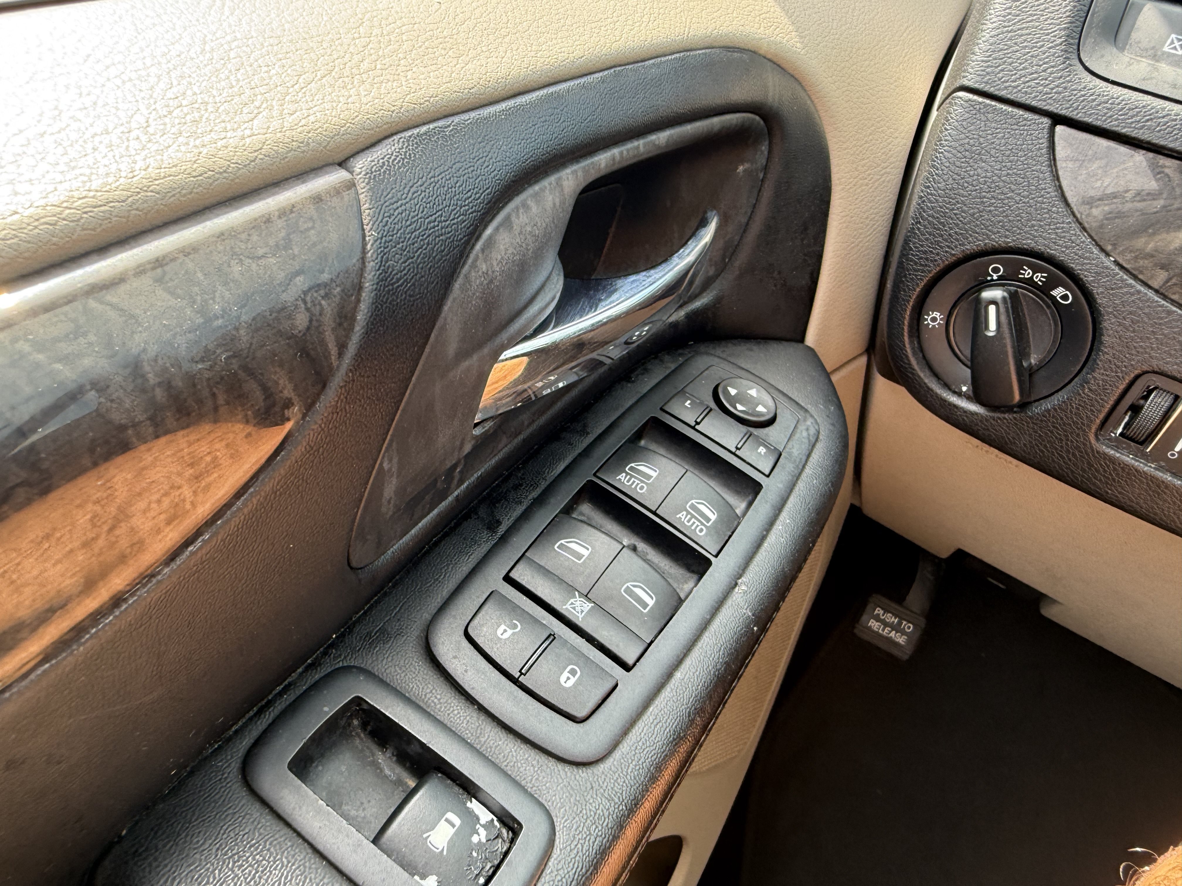Used 2011 Dodge Grand Caravan Mainstreet FWD image 24