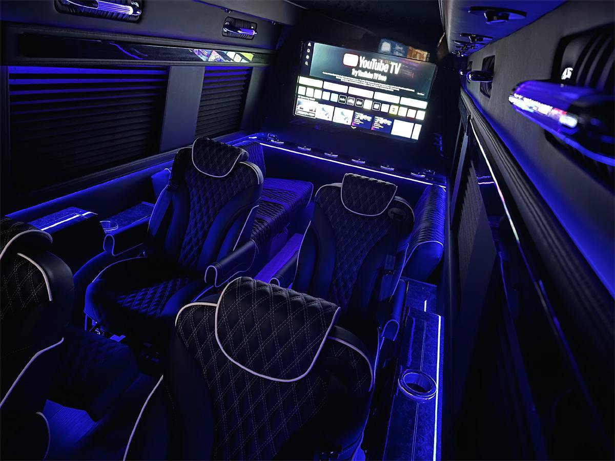 Used 2024 Mercedes-Benz Sprinter 3500 image 5